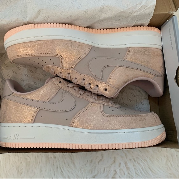 ⭐️🪩🎀BNIB🪩🎀⭐️LIMITED EDITION ROSE GOLD SPARKLE NIKE AF1s-SIZE 10 WOMENS BNEW - Picture 3 of 16